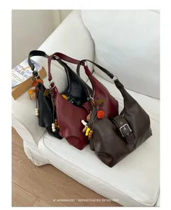 Casual ρετρό μαλακό δερμάτινο τσαντάκι ώμου με κομψό κρεμαστό, μεγάλη χωρητικότητα για καθημερινά.