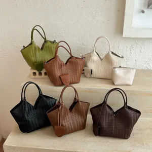Women Vintage Woven Tote Bag Large Capacity PU Leather Handheld Shoulder Crossbody Bag Fashion Woven Basket Bag With Small Pouch
