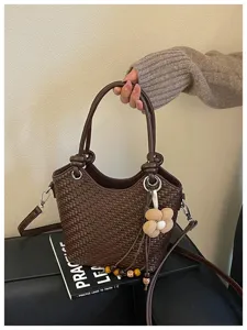 Sac Seau Tressé Marron Foncé Femme Élégant Sac Bandoulière avec Pendentif Fleur