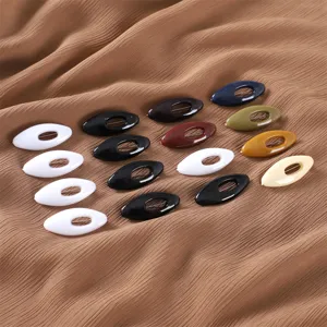 Bunte hohle Kunststoff Sicherheitsnadeln Schal Clips Brosche Set fuer Damen Anti-Aussetzen