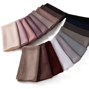 Schimmerndes Chiffon-Quadrat-Halstuch, glänzendes Kopftuch und vielseitiger Schal.