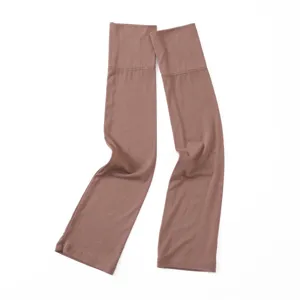 Effenkleur modal katoenen armhoezen, ademende en zachte elastische zonbescherming armmouwen detail.