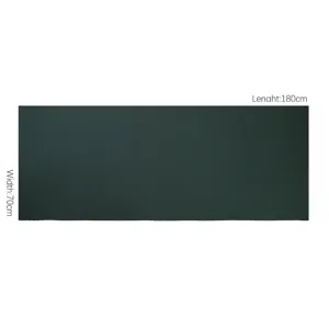 Detailansicht eines einfarbigen Chiffon-Schals, glatter und atmungsaktiver Stoff.
