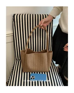 Women retro woven tote bag fashion Korean style large capacity casual shoulder handbag