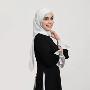 Hijab en mousseline de soie de couleur unie pour femmes, léger doux et confortable.