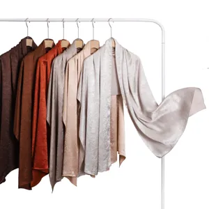 Bufanda de Satén para Mujer Chal Plisado Largo de Color Sólido Hijab Elegante Pañuelo para la Cabeza Protección Solar Moda Verano