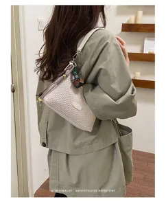 Sac a main tendance en paille tiffee pour femme, grand cabas fourre-tout de pendulaire.