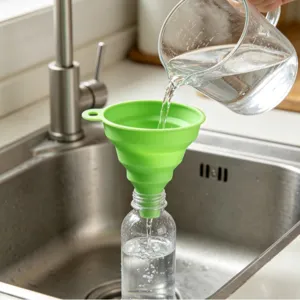 Entonnoir Pliant Portable Multifonctionnel en Silicone Rétractable Mini Cuisine Entonnoir à Huile Outil de Distribution de Liquide Ménager