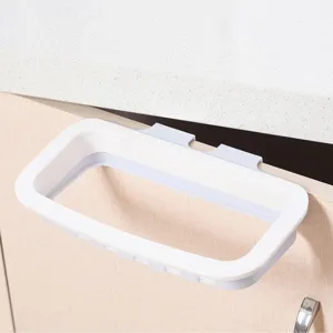 Supporto per sacchetti della spazzatura in plastica bianca da appendere all'anta della cucina