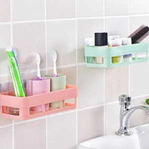Badezimmer wandmontiertes Kunststoff Aufbewahrungsregal spurloser Kleber Drainagekorb