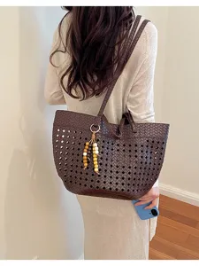 Woven leather tote bag for women, retro hollow out shoulder bag, large capacity commute bag.