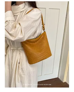 Women yellow woven shoulder bag retro hobo bag chic commuter crossbody bag daily fashion style