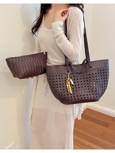 Woven leather tote bag for women, large capacity retro shoulder bag, stylish autumn handbag.