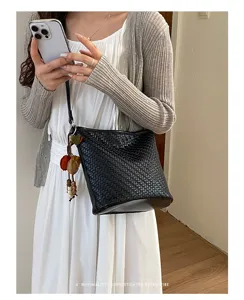 Woven leather bucket bag women retro shoulder crossbody bag casual stylish underarm handbag