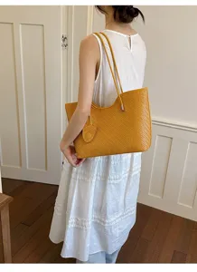 Borsa tote spalla donna trama tessuta gialla autunno casual elegante borsetta moda.