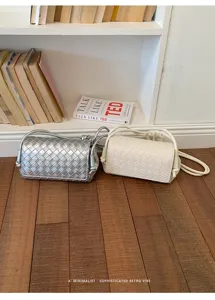 Woven underarm bag women fashionable niche retro single-shoulder crossbody small square bag.