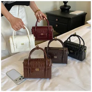Stylish crocodile pattern top handle handbag, fashionable women's small square shoulder bag.