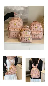 Zaino alla moda rosa con stampa di orsetto carino per donne, borsa da scuola per viaggi casual
