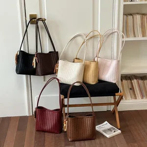 Sac Seau en Cuir Souple Tissé à la Mode pour Femmes Sac Bandoulière Urbain Chic Sac à Main de Navette de Grande Capacité