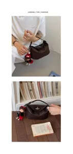 Donkerbruine geweven hobo dumpling tas voor vrouwen, chique herfst mode schoudertas met pop.