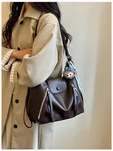 Borsa a tracolla marrone chic e versatile da donna, elegante borsa capiente per ufficio.