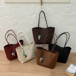 Borsa Tote in Pelle PU Intrecciata Retrò Grande Capacità Minimalista Borsa da Spalla Donna Tinta Unita Casual 通勤 Con Pendente Perline