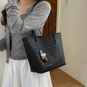 Borsa a tracolla intrecciata nera donna, grande shopper retro elegante per lavoro e stile.