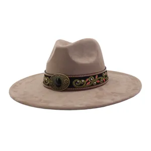 Sombrero de jazz de ante suave con ala plana, banda bordada étnica y hebilla de piedra vintage.