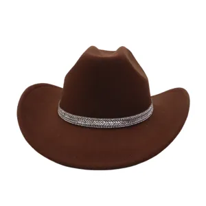 Bruine vilten cowboyhoed met strass-band, stijlvolle unisex fedora hoed voor dagelijks gebruik.