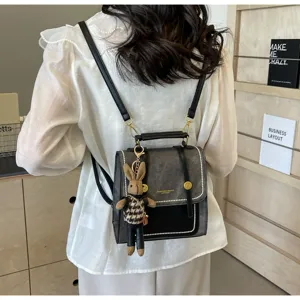 Petit sac à dos tendance pour femme avec charm lapin, cartable en cuir PU chic pour voyages.