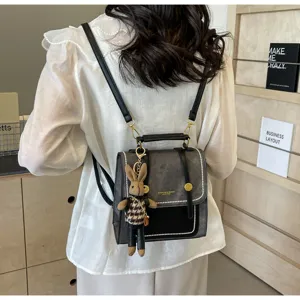 Sac à dos élégant pour femme en cuir PU cartable décontracté tendance avec charmant pendentif lapin