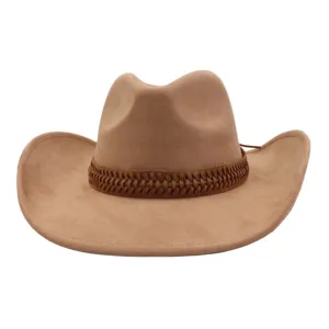 Chapeau de cowboy classique en suédine marron avec large bord et élégante bande tressée.