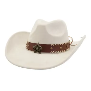 Clásico sombrero de vaquero western blanco con elegante banda de cuero marrón y estrella.