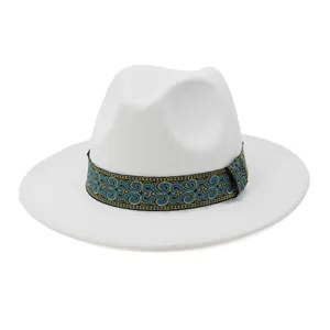 Witte vilt fedora hoed voor mannen en vrouwen met blauwe gouden etnische band brede rand