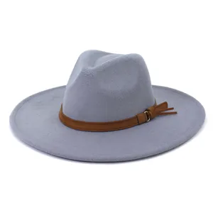 Chapeau fedora gris en laine avec bande en suédine marron mode automne hiver