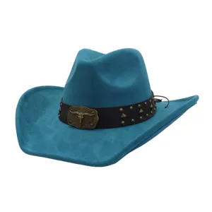 Sombrero de vaquero occidental de ante sintético turquesa con hebilla de toro y tachuelas.