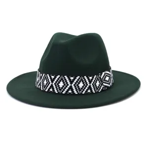 Sombrero fedora de fieltro de lana verde oscuro con banda geométrica blanco y negro moda invierno