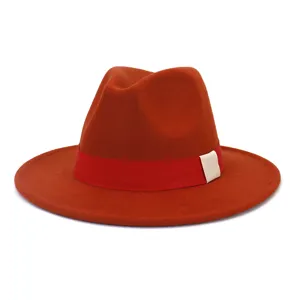 Chapeau fedora en laine classique avec bord plat et ruban, style élégant pour automne.