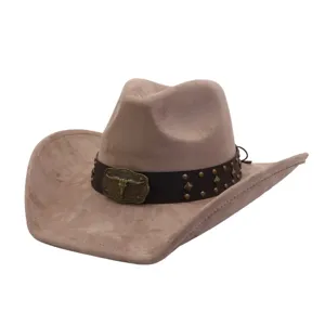 Clásico sombrero de vaquero occidental de ante con hebilla de cráneo de toro de metal