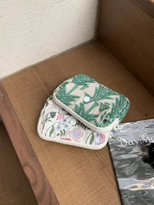 Sac de rangement double couche pour pièces et cartes brodé en lin et coton de style frais.