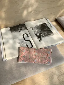 Exquisite floral embroidered sunglasses pouch, soft portable protective case for glasses and phone.