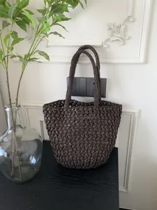 Χειροποίητη καφέ τσάντα tote από ψάθα PP, κομψή casual τσάντα ώμου και καθημερινή τσάντα χειρός.