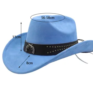 Detailansicht des blauen Wildleder-Western-Cowboyhutes mit Zierband und Revolver-Accessoire.