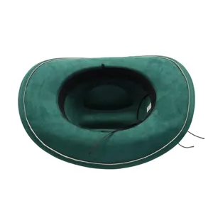 Gruener Wildleder Western Cowboy Hut Jazz Hut mit weisser Kante und schwarzer Kordel fur Unisex.