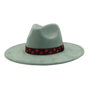 Chapeau fedora en suédine grise détail, large bord plat casquette jazz à pois rouges noir.