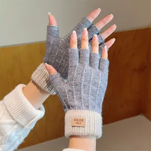 Women's half-finger knit gloves winter warm wool gloves grey with beige cuffs detail shot
