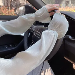 Mint green ice silk sun protection sleeves for driving, breathable long arm sun covers.