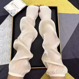 White pleated sun protection ice sleeves for women, long loose UV blocking arm sleeves.