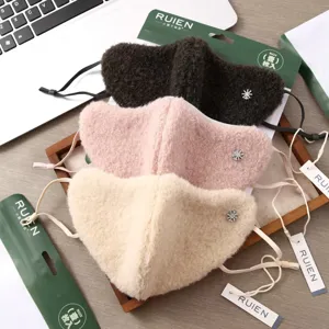 Mascarilla Facial de Peluche Cálida de Invierno Antiviento Transpirable Mascarilla de Ciclismo con Decoración de Copo de Nieve de Estrás Unisex