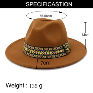 Vista detallada del sombrero de fieltro con talla 56-58cm, altura de 12cm y ala de 7cm.